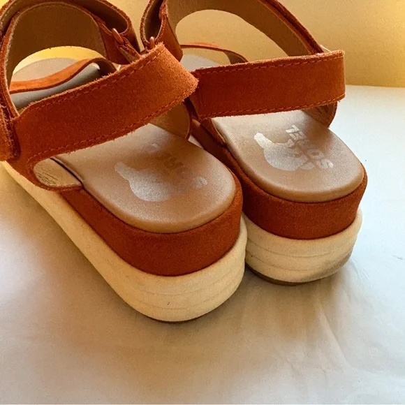 Sorel sz 8 Cameron Flatform Women's Wedge Sandal Suede Leather Comfort